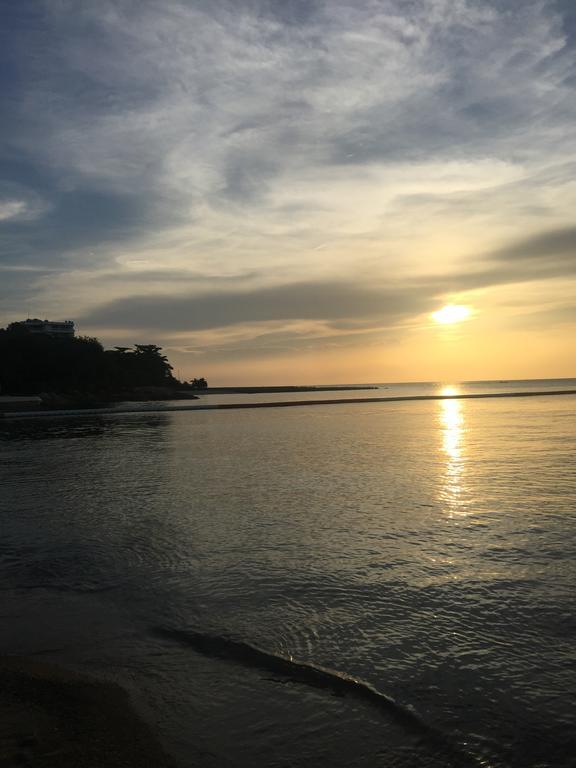 Club Royal Suites Pattaya Bagian luar foto