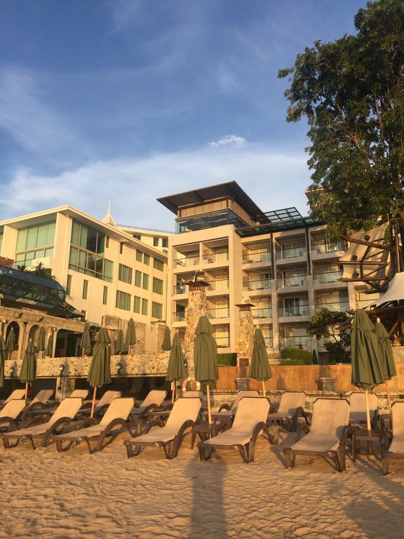 Club Royal Suites Pattaya Bagian luar foto