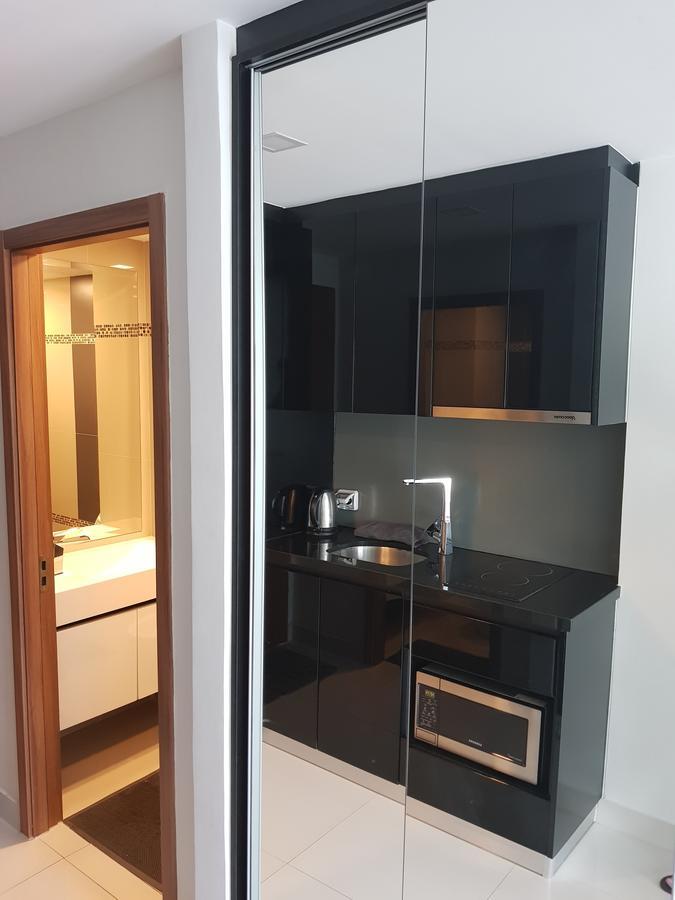 Club Royal Suites Pattaya Bagian luar foto