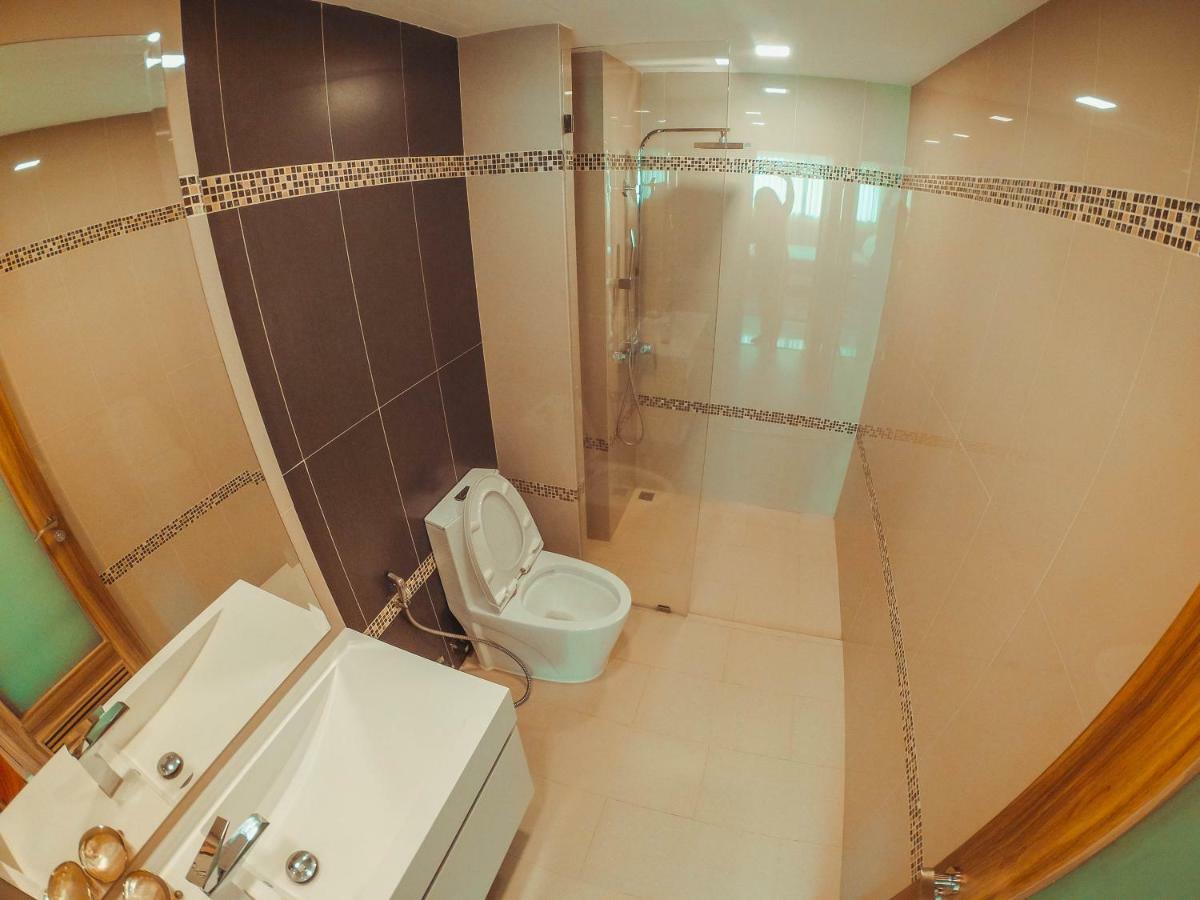 Club Royal Suites Pattaya Bagian luar foto