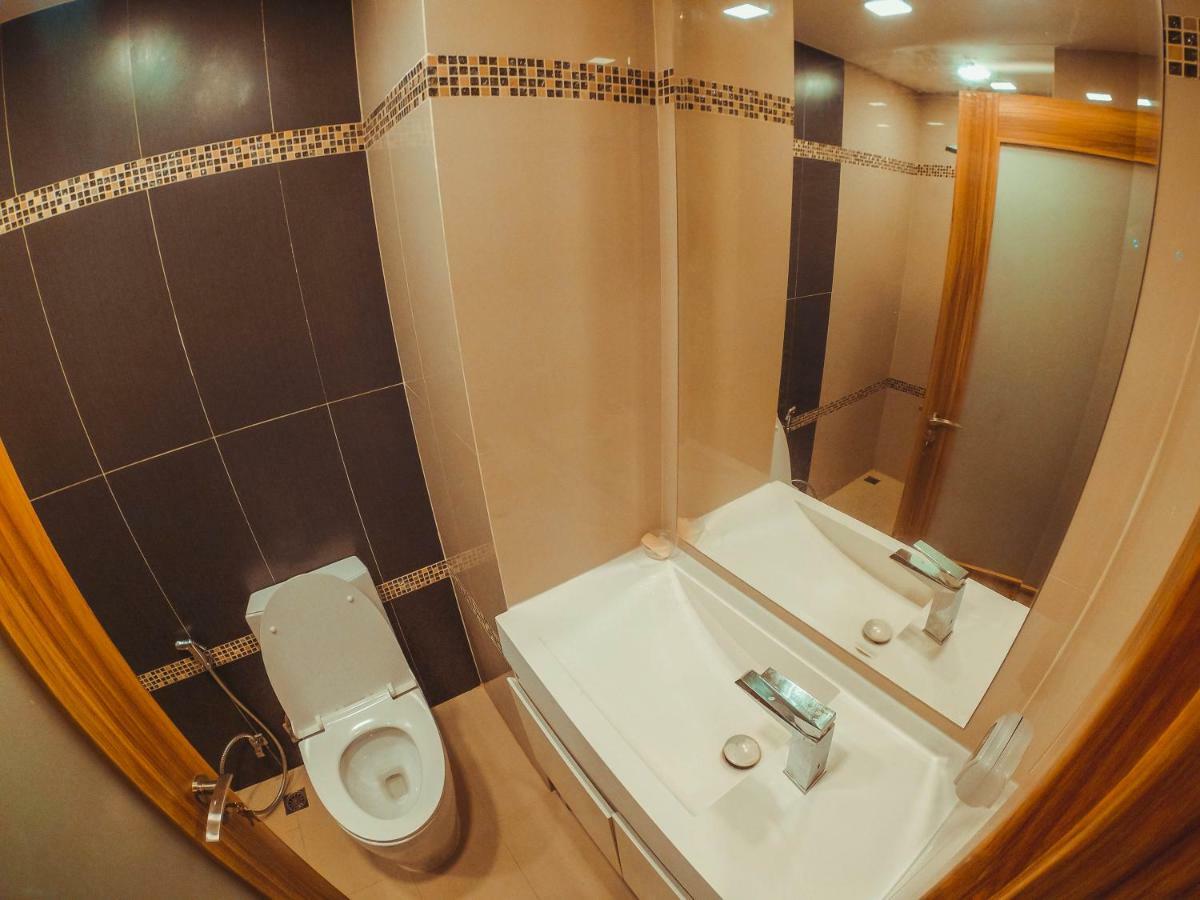 Club Royal Suites Pattaya Bagian luar foto